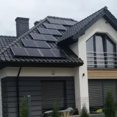 Wady i zalety energii słonecznej - poznaj plusy i minusy paneli fotowoltaicznych