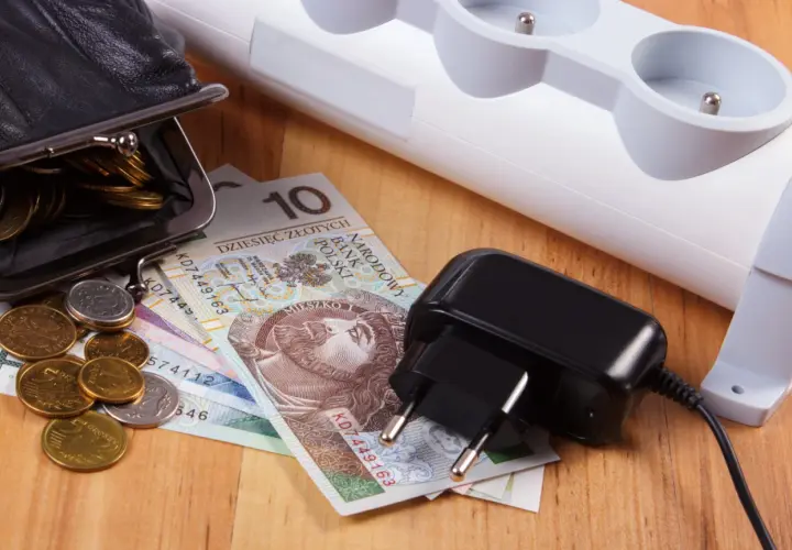 Jak sprawdzić aktualne ceny za prąd w Polsce? Sprawdź ile kosztuje 1 kWh w 2025 roku