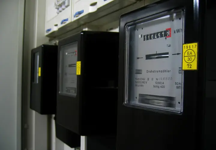 Ile to jest kilowatogodzina? Sprawdź definicję i przelicznik kWh na kWh/h i zł