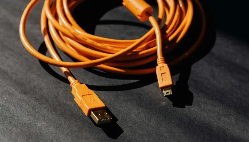 Kable i przewody elektryczne – jak wybrać odpowiednie rozwiązania do instalacji profesjonalnych?