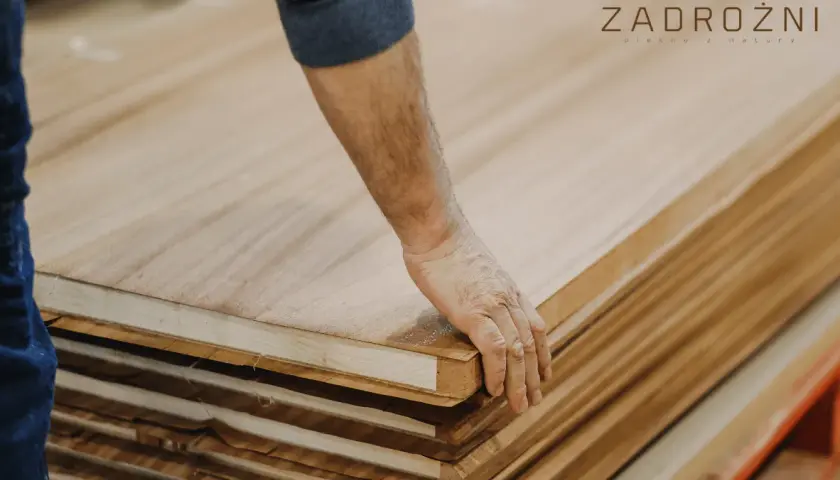 Fornir naturalny w produkcji mebli na wymiar - klucz do unikatowych wnętrz