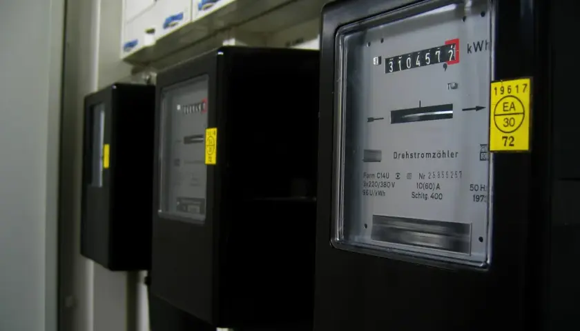 Ile to jest kilowatogodzina? Sprawdź definicję i przelicznik kWh na kWh/h i zł