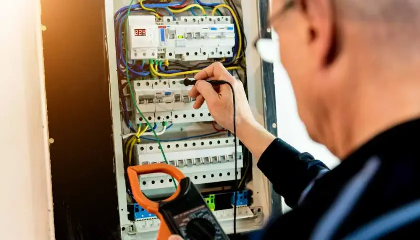 Cena podłączenia skrzynki elektrycznej - najlepsze ceny i profesjonalne wykonanie