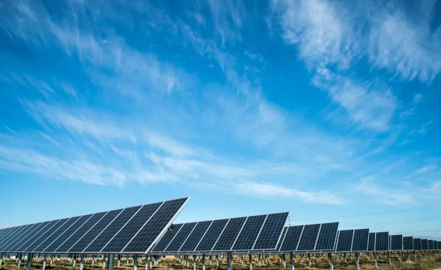 Polska wprowadza nowe przepisy dla fotowoltaiki i domowych magazynów energii