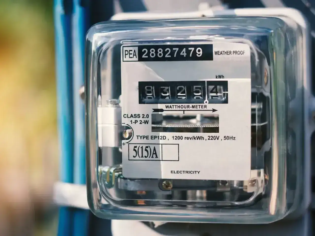 Licznik energii elektrycznej. Zastanawiasz się, jak anonimowo zgłosić kradzież prądu PGE? Zapisz numer licznika i zgłoś to.
